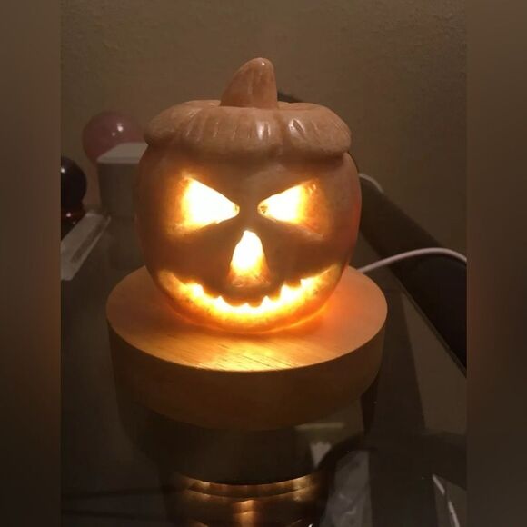 Sunstone Hollow Jack-O-Lantern Pumpkin CrystalCarving With Light 424g 3.2”x3” - Picture 1 of 10